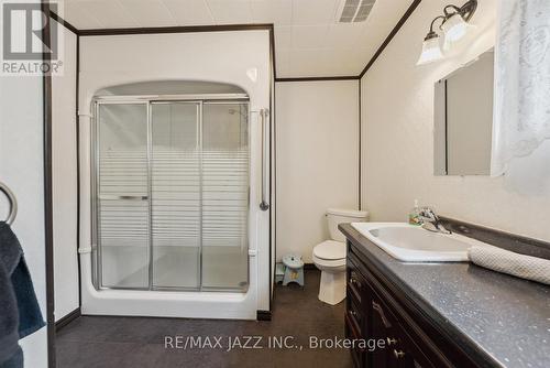 407 Concession 8, Havelock-Belmont-Methuen, ON - Indoor Photo Showing Bathroom