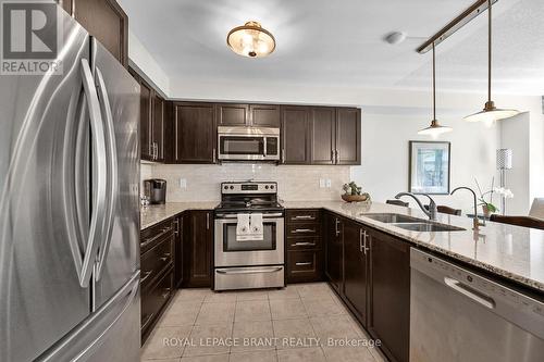 180 Thomas Avenue, Brantford, ON - Indoor Photo Showing Kitchen With Double Sink With Upgraded Kitchen