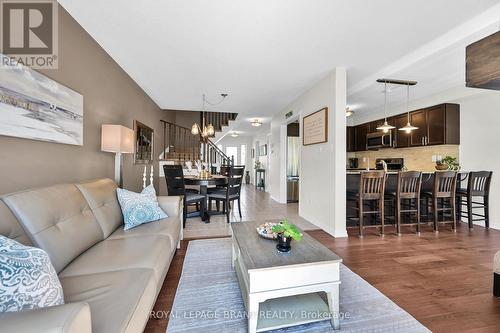 180 Thomas Avenue, Brantford, ON - Indoor Photo Showing Living Room