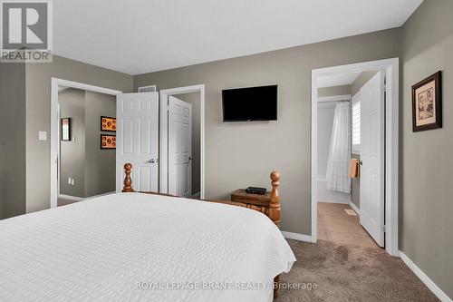 180 Thomas Avenue, Brantford, ON - Indoor Photo Showing Bedroom