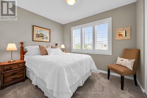 180 Thomas Avenue, Brantford, ON - Indoor Photo Showing Bedroom