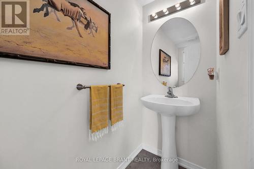 180 Thomas Avenue, Brantford, ON - Indoor Photo Showing Bathroom