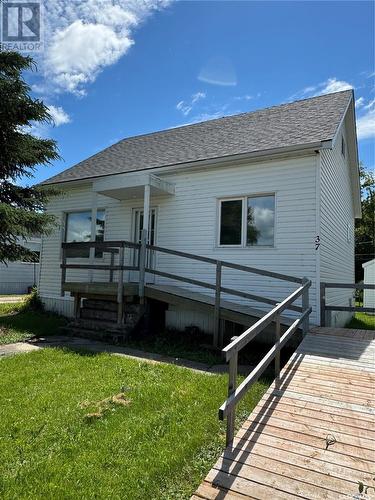 37 1St Avenue Sw, Norquay, SK - Outdoor With Deck Patio Veranda