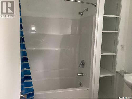 37 1St Avenue Sw, Norquay, SK - Indoor Photo Showing Bathroom