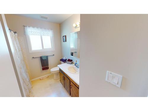 2209 5Th Street S, Cranbrook, BC - Indoor Photo Showing Bathroom