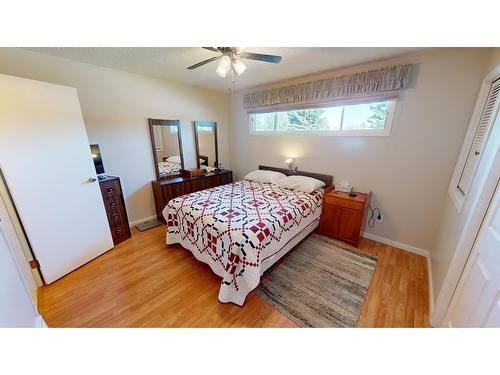 2209 5Th Street S, Cranbrook, BC - Indoor Photo Showing Bedroom
