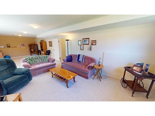 2209 5Th Street S, Cranbrook, BC - Indoor Photo Showing Living Room