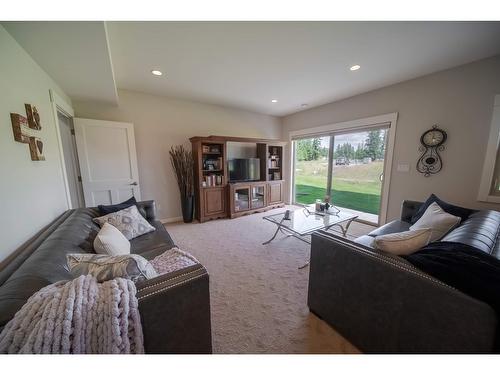 200 Boulder Creek, Cranbrook, BC - Indoor Photo Showing Living Room