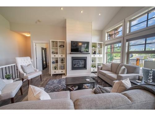200 Boulder Creek, Cranbrook, BC - Indoor Photo Showing Living Room With Fireplace