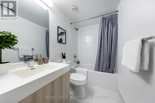 2613 - 251 Jarvis Street, Toronto, ON - Indoor Photo Showing Bathroom