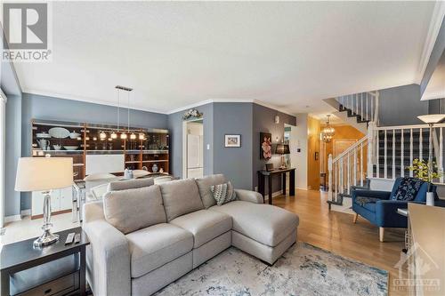 39 Kimberwick Crescent, Ottawa, ON - Indoor Photo Showing Living Room