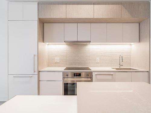 Cuisine - 708-1288 Rue St-Antoine O., Montréal (Ville-Marie), QC - Indoor Photo Showing Kitchen With Upgraded Kitchen