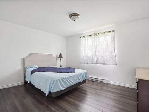 Master bedroom - 5845 Rue De Parme, Laval (Auteuil), QC - Indoor Photo Showing Bedroom