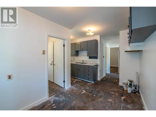 524 Gahan Avenue, Penticton, BC - Indoor