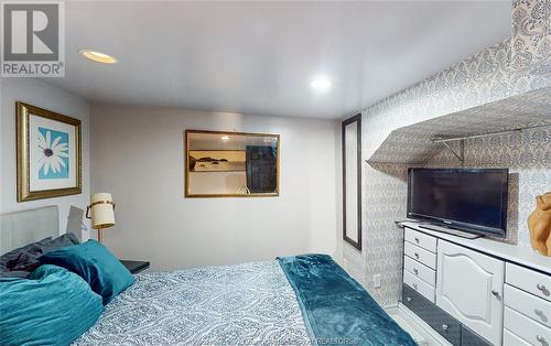 3588 King Street, Windsor, ON - Indoor Photo Showing Bedroom