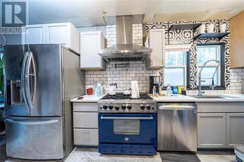 3588 King Street, Windsor, ON - Indoor Photo Showing Kitchen With Upgraded Kitchen