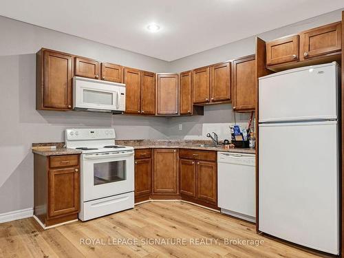 44 Terrace Ave, Welland, ON - Indoor Photo Showing Kitchen