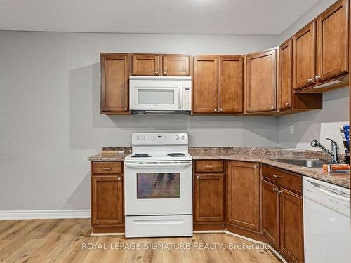 44 Terrace Ave, Welland, ON - Indoor Photo Showing Kitchen