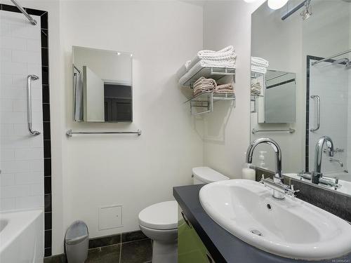414-21 Erie St, Victoria, BC - Indoor Photo Showing Bathroom