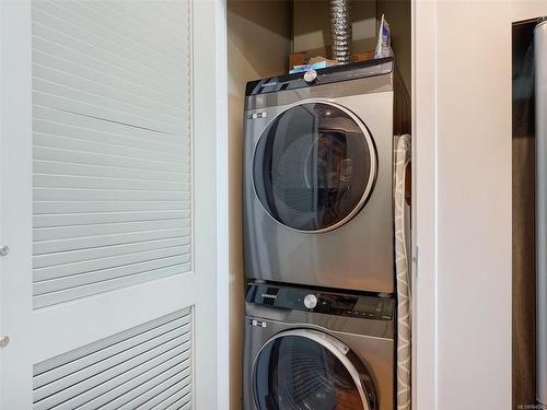 414-21 Erie St, Victoria, BC - Indoor Photo Showing Laundry Room