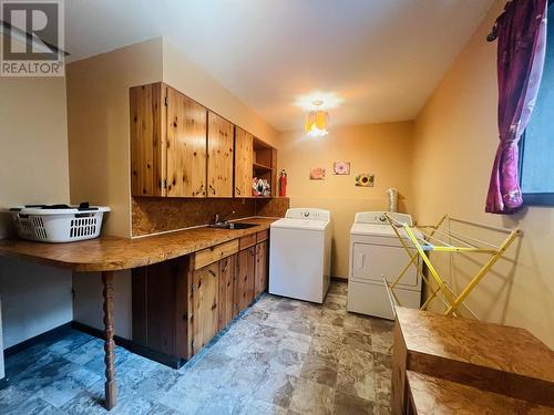 1146 Tower Crescent, Williams Lake, BC - Indoor Photo Showing Laundry Room