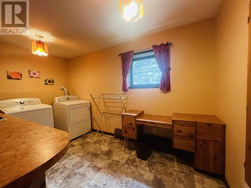 1146 Tower Crescent, Williams Lake, BC - Indoor Photo Showing Laundry Room