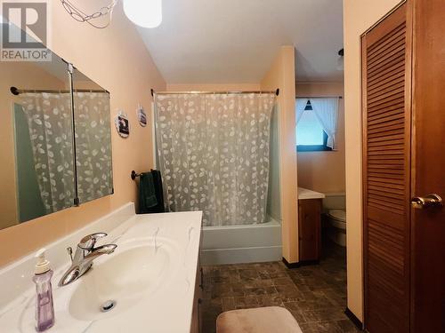1146 Tower Crescent, Williams Lake, BC - Indoor Photo Showing Bathroom