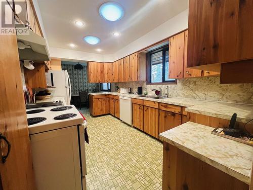 1146 Tower Crescent, Williams Lake, BC - Indoor Photo Showing Kitchen