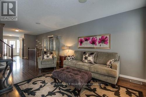 167 Sims Estate Drive, Kitchener, ON - Indoor Photo Showing Living Room