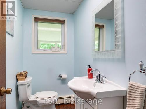 720 Muskoka Beach Road, Gravenhurst, ON - Indoor Photo Showing Bathroom