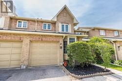 18 - 35 CEREMONIAL DRIVE  Mississauga, ON L5R 2L8