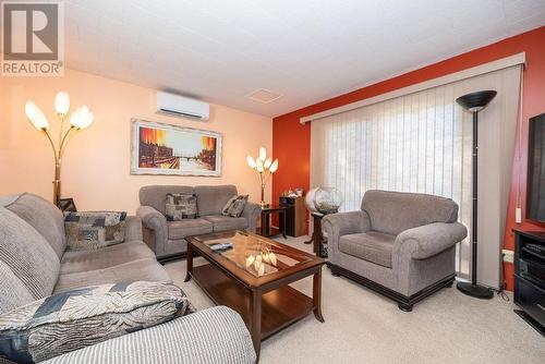 9 Laurentian Street, Deep River, ON - Indoor Photo Showing Living Room