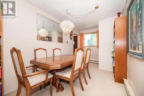 9 Laurentian Street, Deep River, ON - Indoor Photo Showing Dining Room