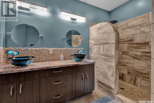 302 515 La Ronge Avenue, La Ronge, SK - Indoor Photo Showing Bathroom