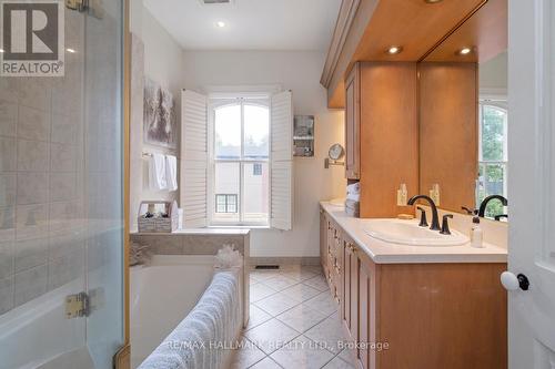 33 Beech Avenue, Clarington, ON - Indoor Photo Showing Bathroom