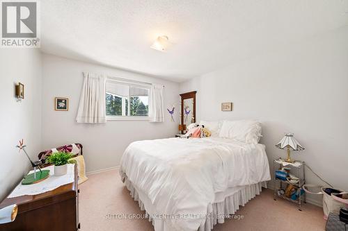 3156 25 Sideroad, Innisfil, ON - Indoor Photo Showing Bedroom