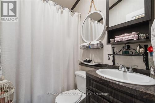 246 - 8845 Lundy'S Lane, Niagara Falls, ON - Indoor Photo Showing Bathroom