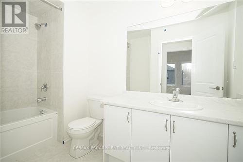 20 Dennis Avenue, Brantford, ON - Indoor Photo Showing Bathroom