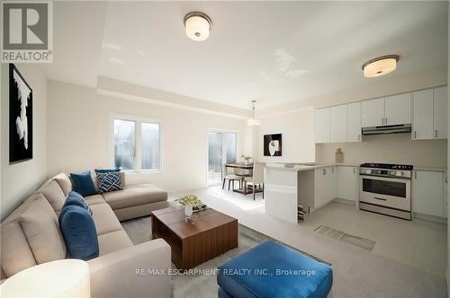 20 Dennis Avenue, Brantford, ON - Indoor Photo Showing Living Room