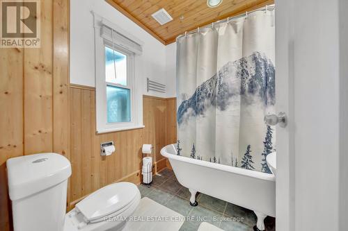 75 Selkirk Street, Cambridge, ON - Indoor Photo Showing Bathroom