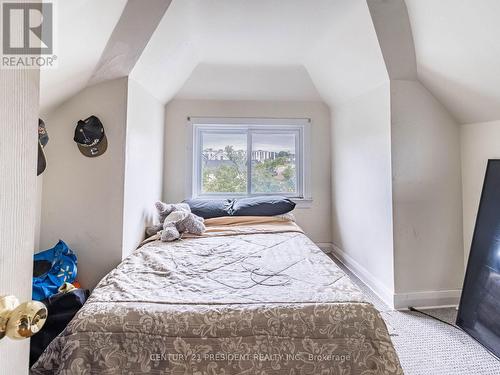 43 Gage Avenue, Hamilton, ON - Indoor Photo Showing Bedroom