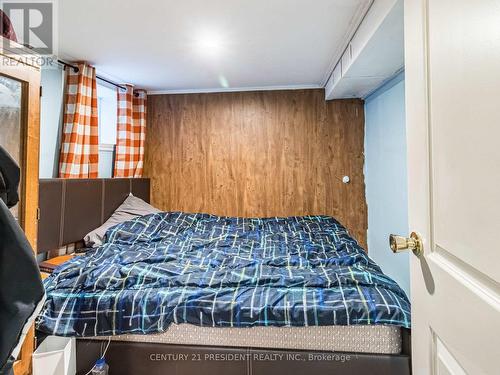 43 Gage Avenue, Hamilton, ON - Indoor Photo Showing Bedroom