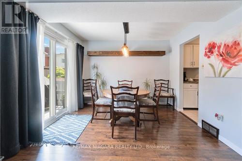 33 Naples Court, Thorold, ON - Indoor Photo Showing Dining Room