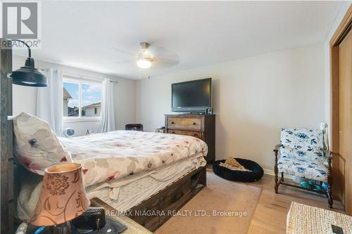 33 Naples Court, Thorold, ON - Indoor Photo Showing Bedroom