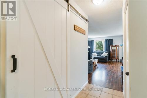 33 Naples Court, Thorold, ON - Indoor Photo Showing Other Room