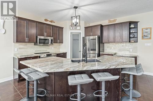 6 Wardlaw Avenue, Orangeville, ON - Indoor Photo Showing Kitchen With Upgraded Kitchen