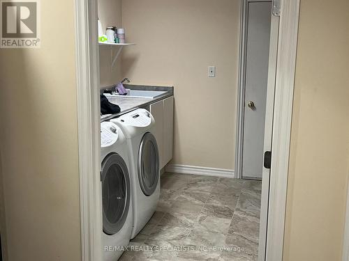 1098 Cumming Boulevard, Milton, ON - Indoor Photo Showing Laundry Room