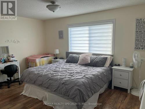 1098 Cumming Boulevard, Milton, ON - Indoor Photo Showing Bedroom