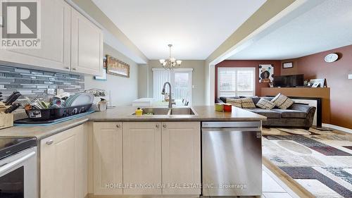 29 Mistdale Crescent, Brampton, ON - Indoor Photo Showing Kitchen With Double Sink