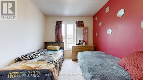 29 Mistdale Crescent, Brampton, ON - Indoor Photo Showing Bedroom